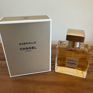 CHANEL Gabrielle Eau de Parfum with Silver Cap